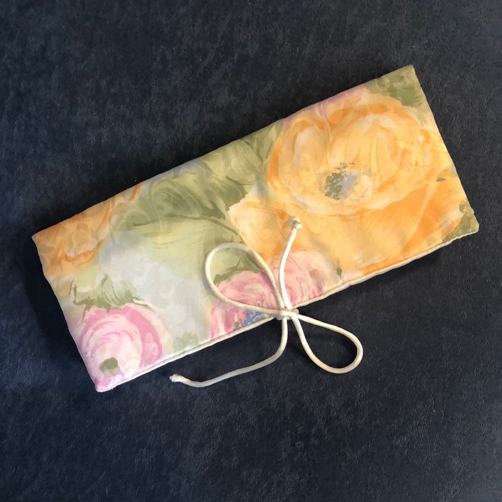 NWOT Vintage Jewelry Travel Clutch